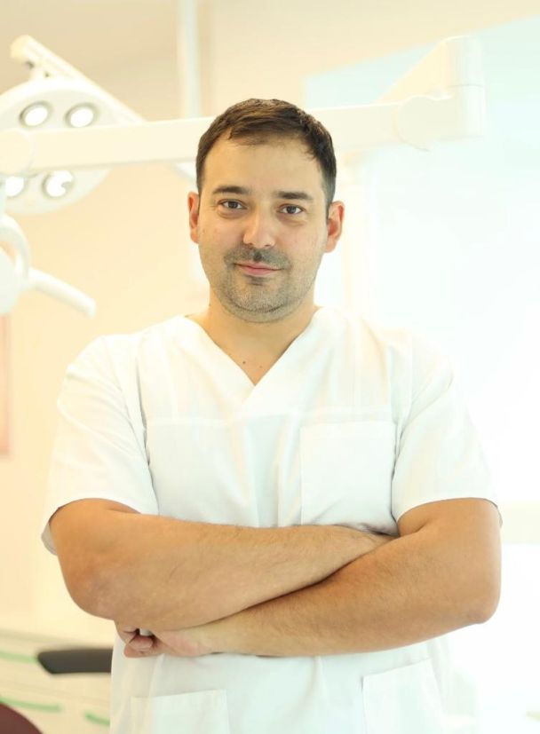Dr. Avram Manea